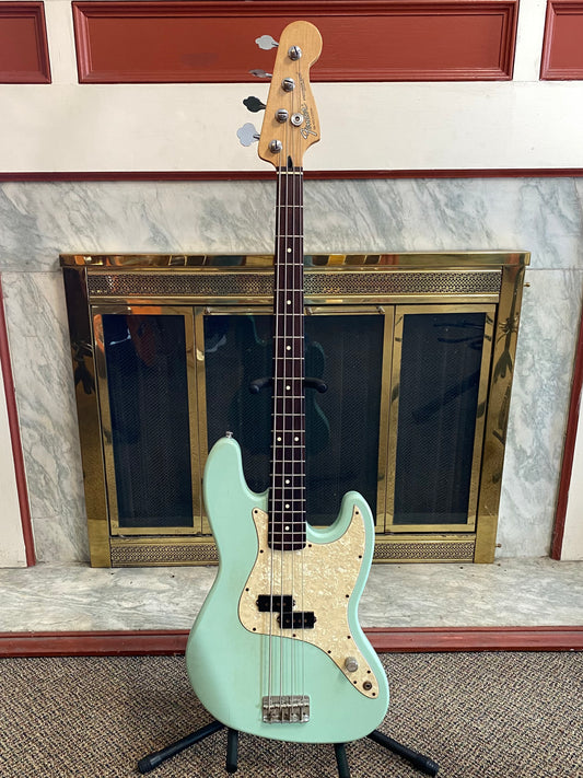 FENDER MARK HOPPUS PRECISION BASS